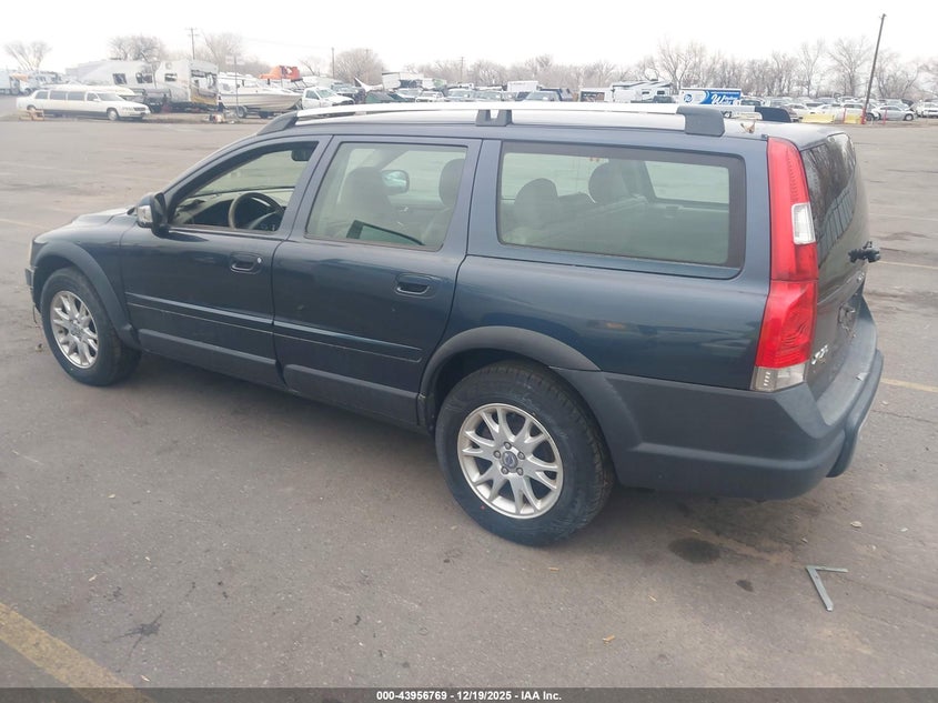 Volvo XC70 — thumbnail 3