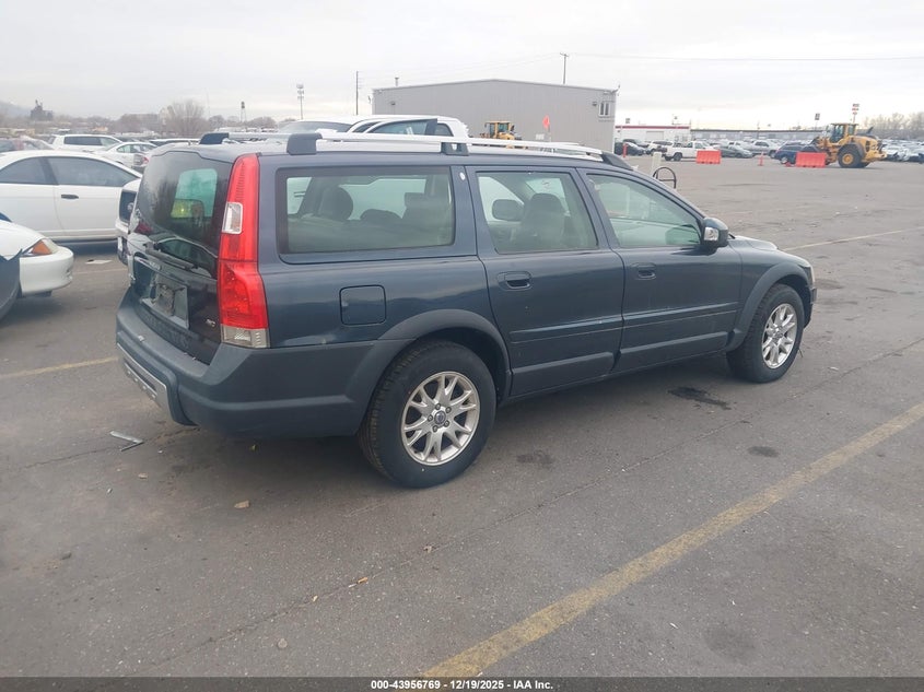 Volvo XC70 — thumbnail 4