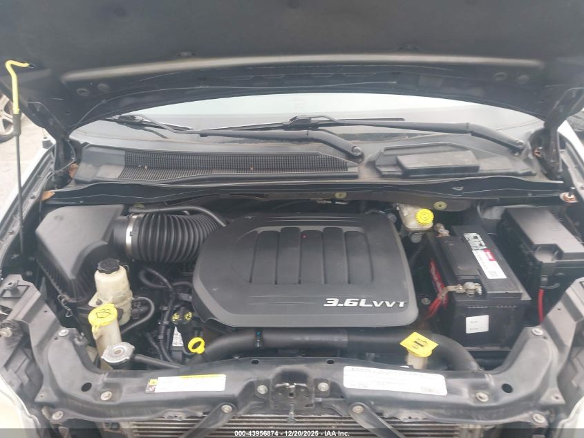 2011 Chrysler Town & Country Limited VIN: 2A4RR6DG2BR682230 Lot: 43956874