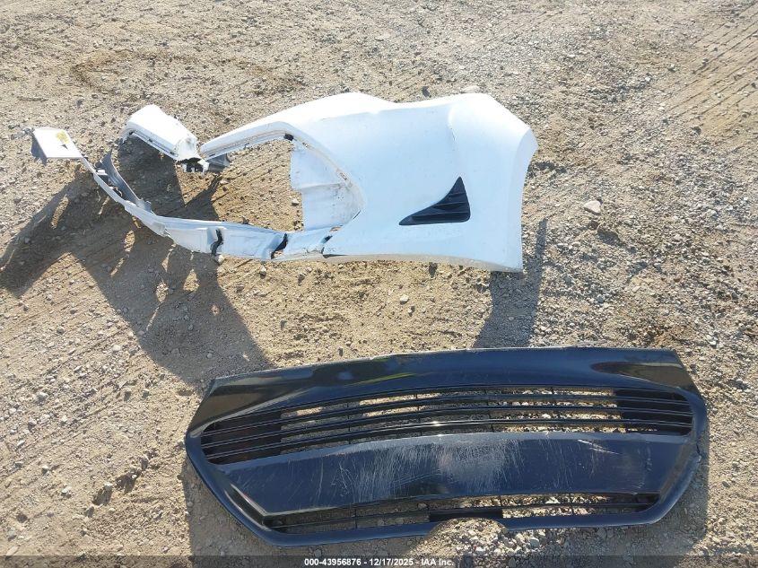 2019 Toyota Corolla Le VIN: 2T1BURHE1KC183824 Lot: 43956876