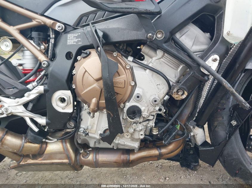 2022 BMW S 1000 Rr VIN: WB10E2303N6F20674 Lot: 43956900