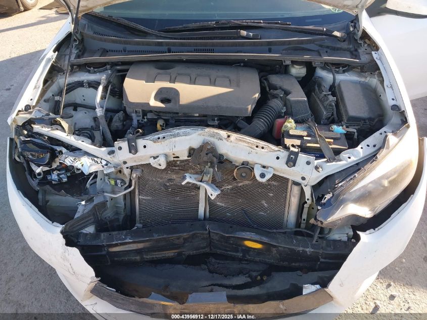 2015 Toyota Corolla Le VIN: 5YFBURHE8FP211740 Lot: 43956912