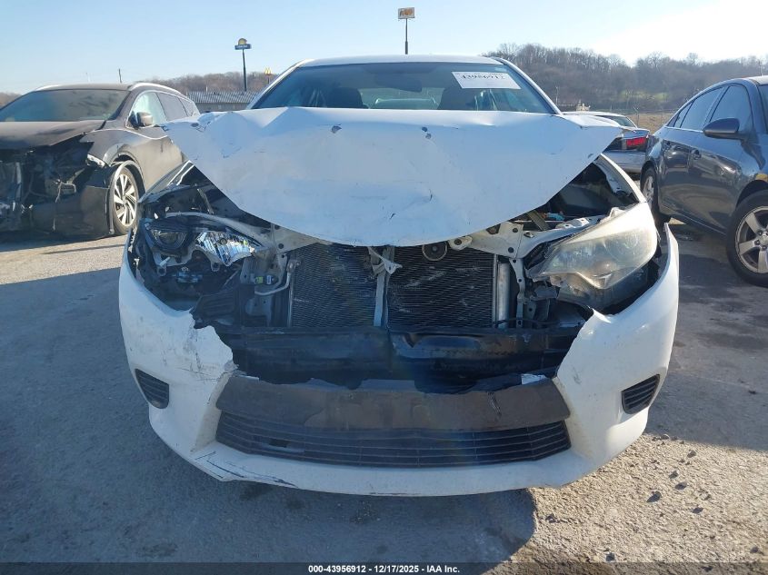 2015 Toyota Corolla Le VIN: 5YFBURHE8FP211740 Lot: 43956912