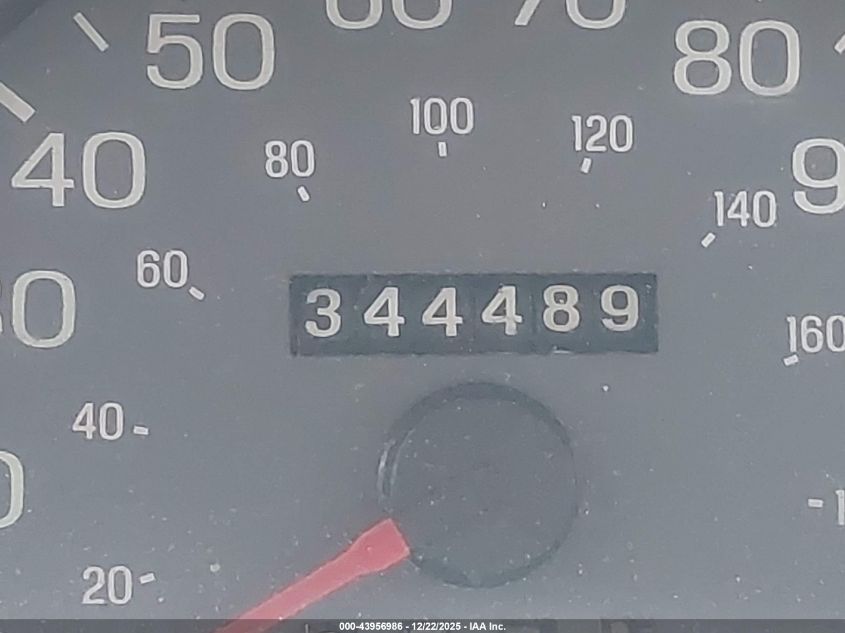 2004 Mercury Grand Marquis Gs VIN: 2MEFM74W24X600823 Lot: 43956986