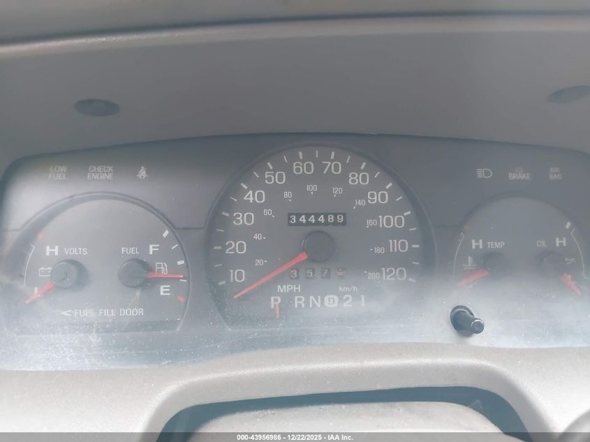 2004 Mercury Grand Marquis Gs VIN: 2MEFM74W24X600823 Lot: 43956986