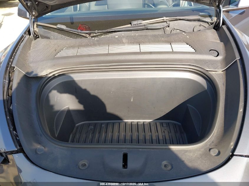 2022 Tesla Model Y Long Range Dual Motor All-Wheel Drive VIN: 7SAYGDEE3NF410748 Lot: 43956990