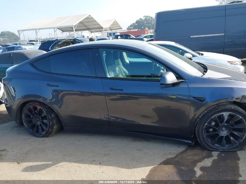 2022 Tesla Model Y Long Range Dual Motor All-Wheel Drive VIN: 7SAYGDEE3NF410748 Lot: 43956990