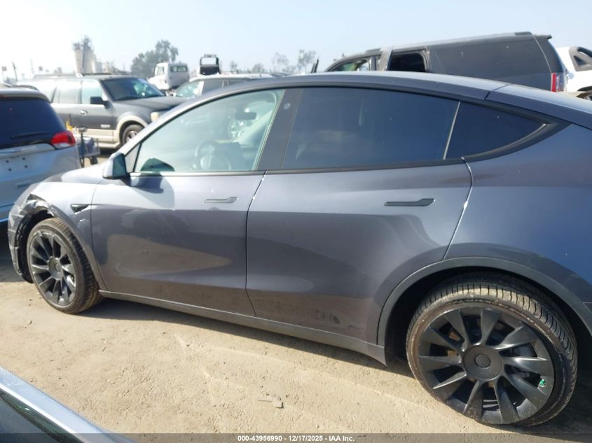 2022 Tesla Model Y Long Range Dual Motor All-Wheel Drive VIN: 7SAYGDEE3NF410748 Lot: 43956990