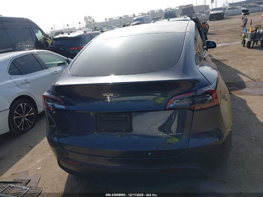 2022 Tesla Model Y Long Range Dual Motor All-Wheel Drive VIN: 7SAYGDEE3NF410748 Lot: 43956990