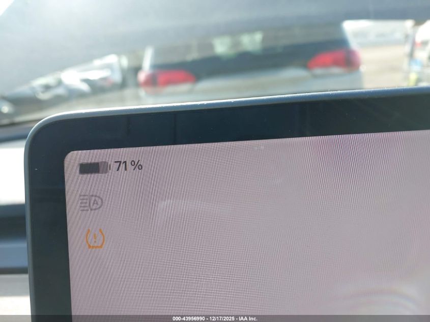 2022 Tesla Model Y Long Range Dual Motor All-Wheel Drive VIN: 7SAYGDEE3NF410748 Lot: 43956990