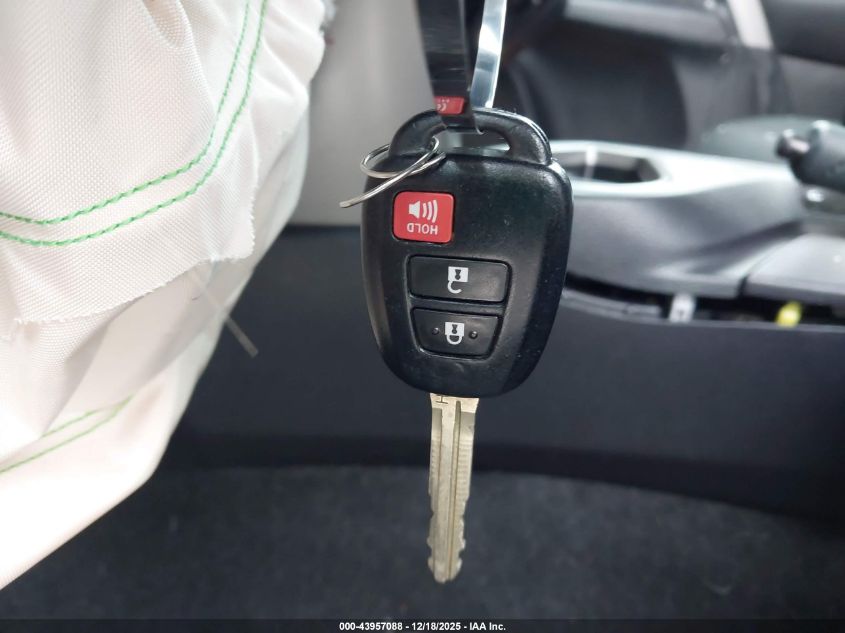 2018 Toyota Rav4 Le VIN: 2T3BFREV6JW783337 Lot: 43957088