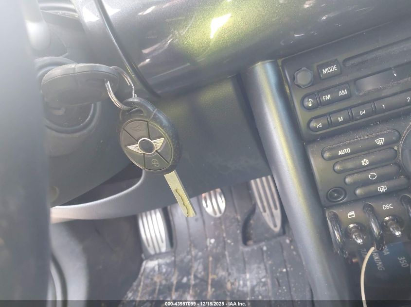 2006 Mini Cooper S VIN: WMWRE33516TL18716 Lot: 43957099