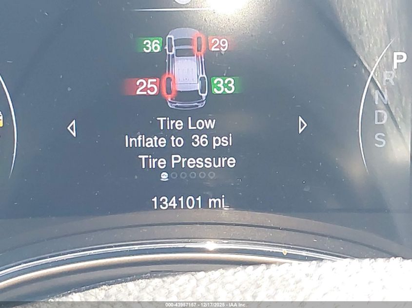 2015 Jeep Grand Cherokee Limited VIN: 1C4RJFBG3FC631964 Lot: 43957157