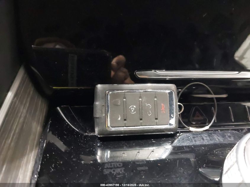 2024 Jeep Wagoneer L Series Ii 4X4 VIN: 1C4SJSBPXRS117033 Lot: 43957198