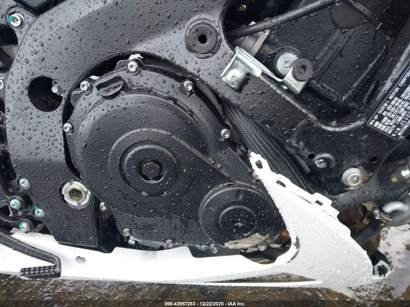 2025 Suzuki Gsx-R750 VIN: JS1GR7MA4S7100297 Lot: 43957283