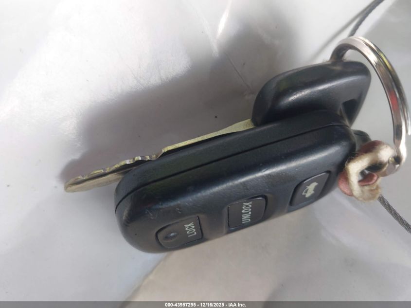 2004 Toyota Camry Le VIN: 4T1BE32K74U269472 Lot: 43957295