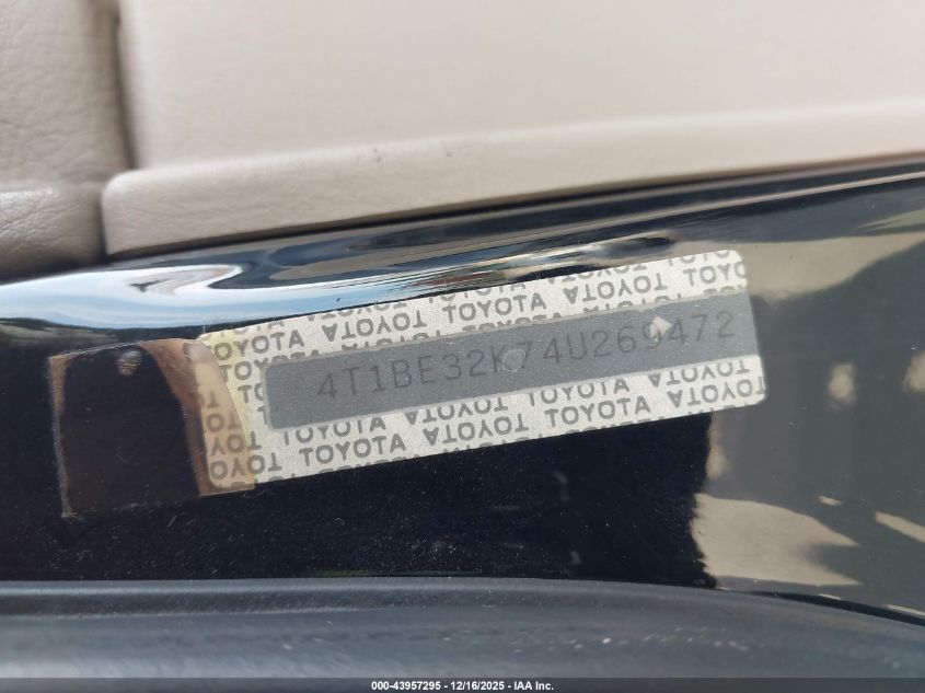 2004 Toyota Camry Le VIN: 4T1BE32K74U269472 Lot: 43957295