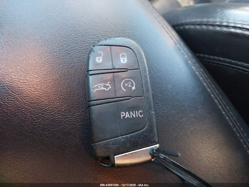 2017 Chrysler 200 Limited Platinum VIN: 1C3CCCAB3HN511274 Lot: 43957300