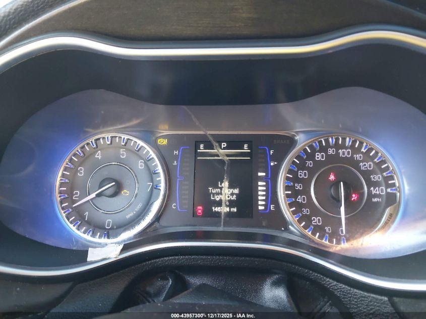 2017 Chrysler 200 Limited Platinum VIN: 1C3CCCAB3HN511274 Lot: 43957300