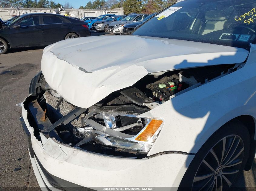 2016 Volkswagen Jetta 1.8T Sport VIN: 3VWD17AJ6GM415696 Lot: 43957388