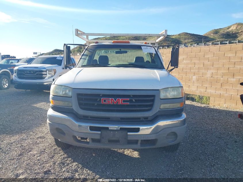 2004 GMC Sierra 3500 Chassis Work Truck VIN: 1GDJC34U94E375545 Lot: 43957422