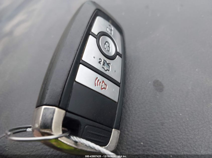 2017 Ford Fusion Se VIN: 3FA6P0HD8HR158231 Lot: 43957425