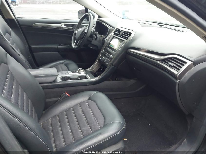 2017 Ford Fusion Se VIN: 3FA6P0HD8HR158231 Lot: 43957425