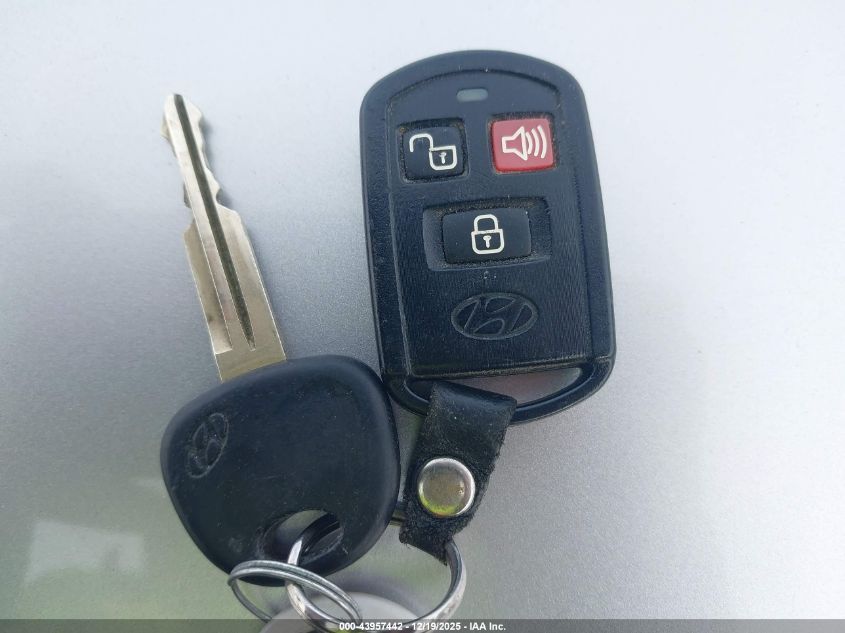 2005 Hyundai Elantra Gls/Gt VIN: KMHDN46D75U986904 Lot: 43957442