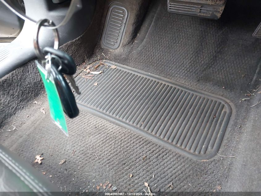 2002 Pontiac Bonneville Sle VIN: 1G2HY54K024221568 Lot: 43957467