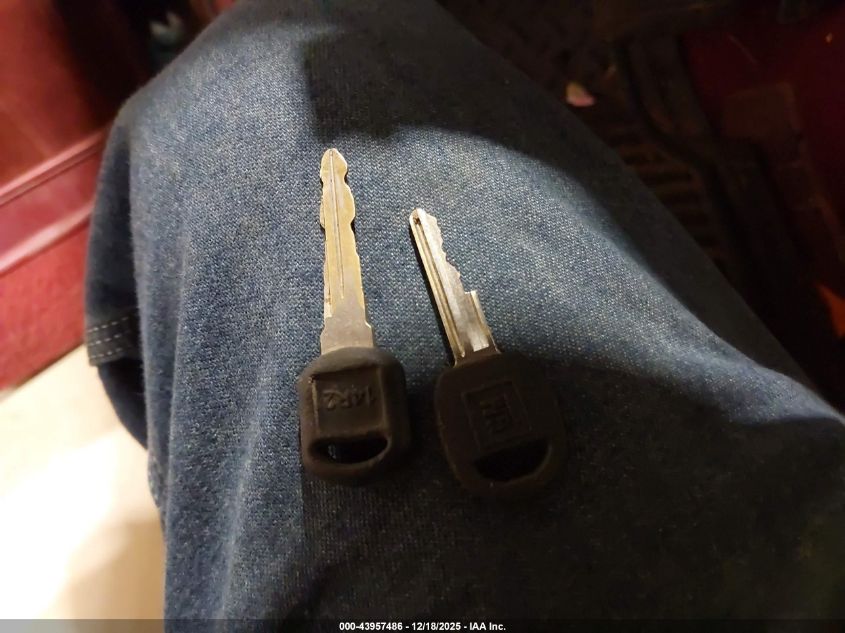 1994 Chevrolet Gmt-400 K1500 VIN: 2GCEK19K4R1191675 Lot: 43957486