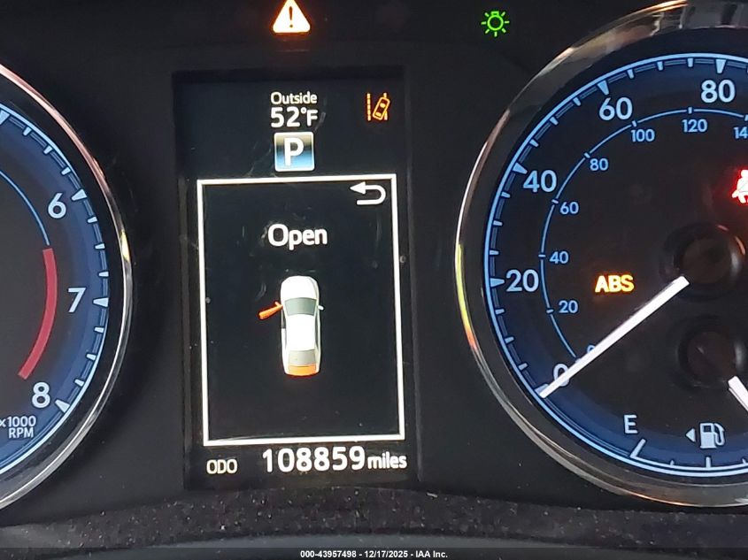 2017 Toyota Corolla Se VIN: 5YFBURHE8HP604835 Lot: 43957498