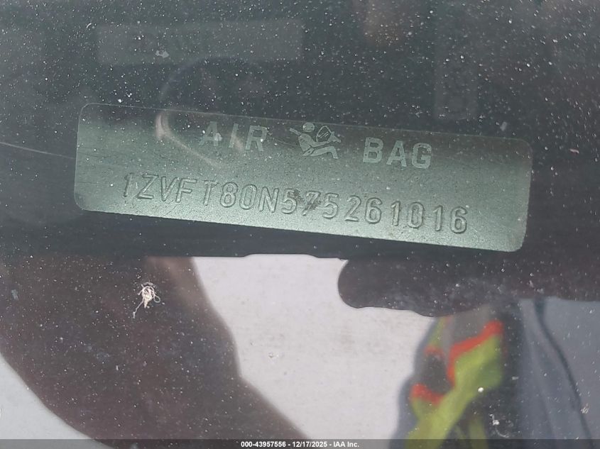 2007 Ford Mustang V6 Deluxe/V6 Premium VIN: 1ZVFT80N575261016 Lot: 43957556