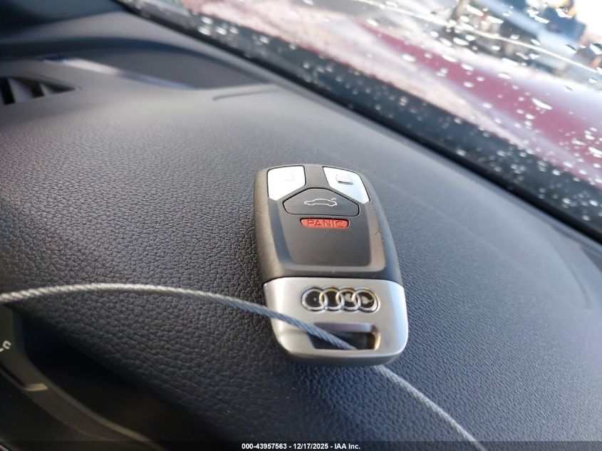 2018 Audi A4 2.0T Premium VIN: WAUENAF45JN017739 Lot: 43957563