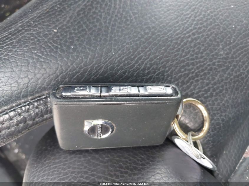 2019 Volvo Xc60 T6 Momentum VIN: LYVA22RK4KB230886 Lot: 43957584