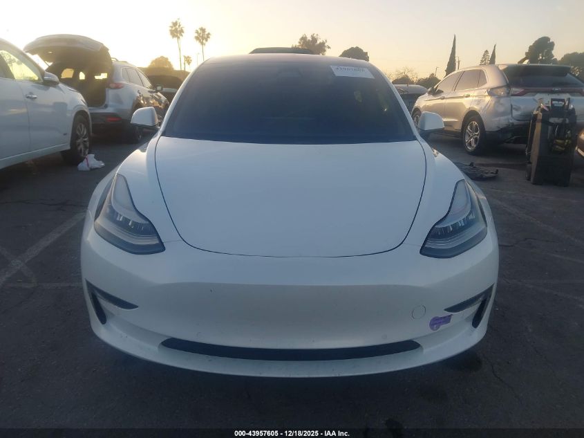 2018 Tesla Model 3 Long Range/Mid Range VIN: 5YJ3E1EAXJF052518 Lot: 43957605