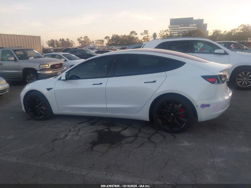 2018 Tesla Model 3 Long Range/Mid Range VIN: 5YJ3E1EAXJF052518 Lot: 43957605