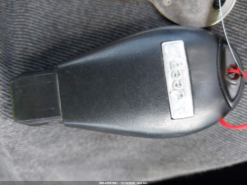 2016 Jeep Cherokee Sport VIN: 1C4PJLAB6GW165717 Lot: 43957661