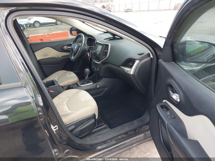 2016 Jeep Cherokee Sport