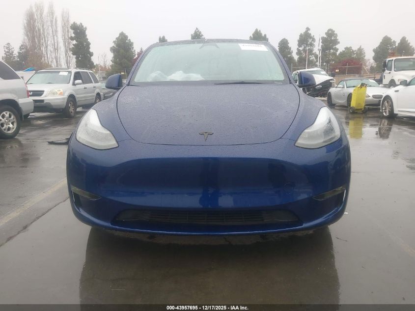 2025 Tesla Model Y Long Range Dual Motor All-Wheel Drive VIN: 7SAYGDEE8SF238602 Lot: 43957695