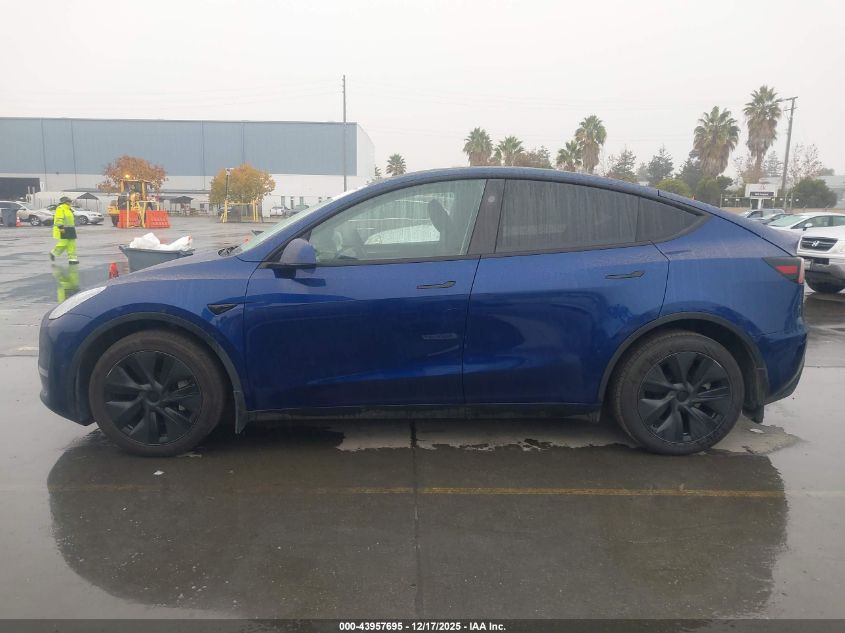2025 Tesla Model Y Long Range Dual Motor All-Wheel Drive VIN: 7SAYGDEE8SF238602 Lot: 43957695