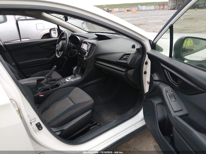 VIN JF2GTABC4JH221527 2018 SUBARU CROSSTREK 2.0I PREMIUM