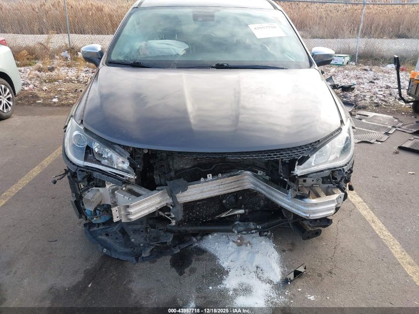 2018 Chrysler Pacifica Limited VIN: 2C4RC1GG0JR117642 Lot: 43957718