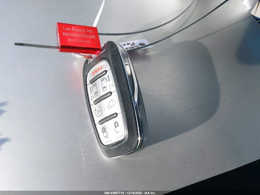 2018 Chrysler Pacifica Limited VIN: 2C4RC1GG0JR117642 Lot: 43957718