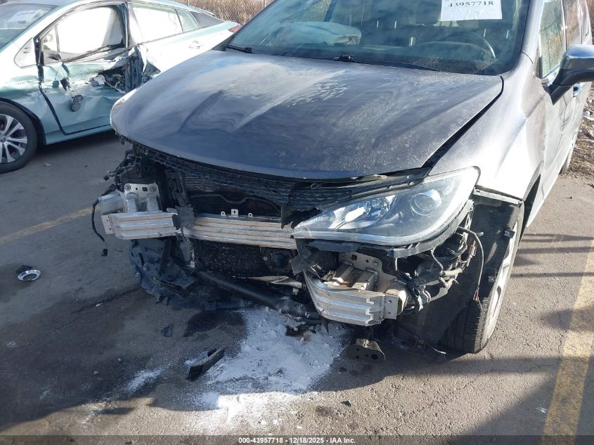 2018 Chrysler Pacifica Limited VIN: 2C4RC1GG0JR117642 Lot: 43957718