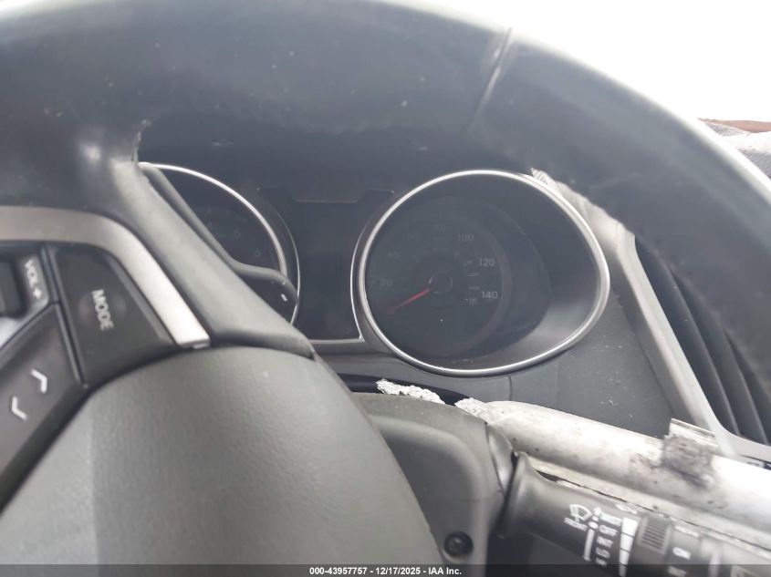 2017 Hyundai Veloster Value Edition VIN: KMHTC6AD4HU322133 Lot: 43957757