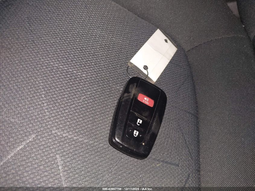 2019 Toyota Rav4 Xle VIN: 2T3P1RFV5KW029141 Lot: 43957758