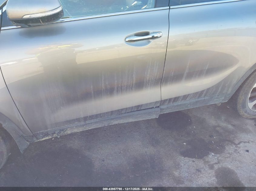 2018 Kia Sorento 3.3L Ex VIN: 5XYPH4A5XJG359005 Lot: 43957798