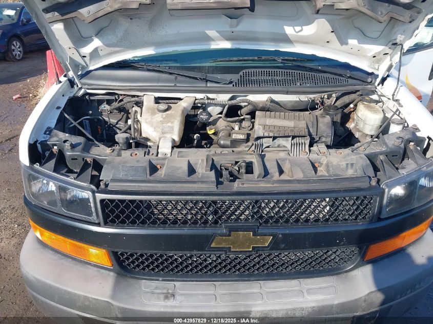 2017 Chevrolet Express Cutaway Work Van VIN: 1GB0GRFG6H1351798 Lot: 43957829