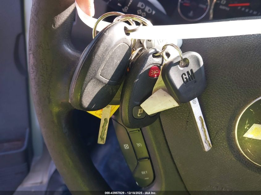 2017 Chevrolet Express Cutaway Work Van VIN: 1GB0GRFG6H1351798 Lot: 43957829