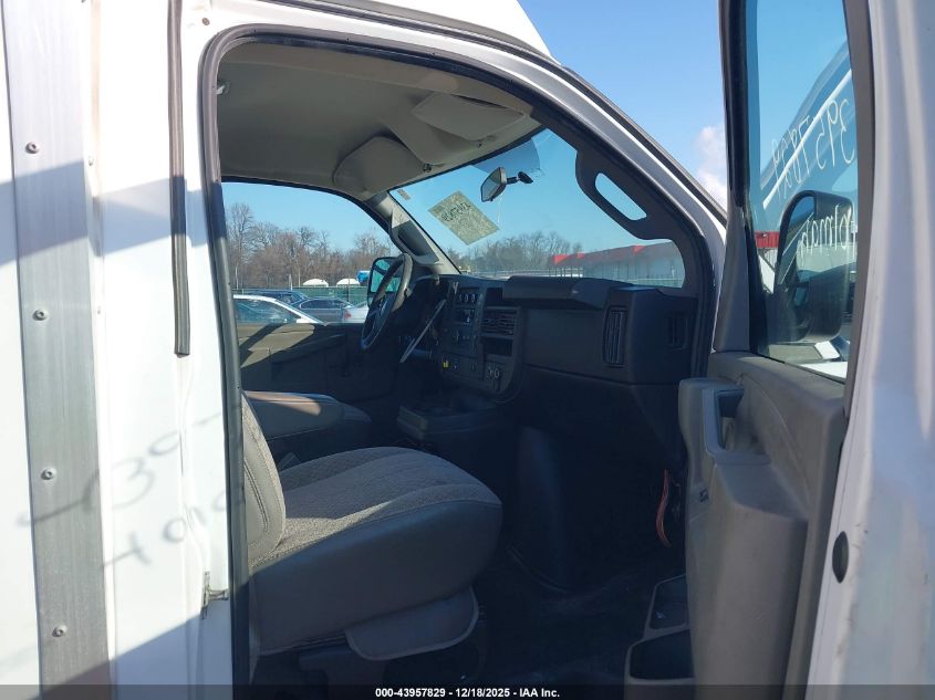 2017 Chevrolet Express Cutaway Work Van VIN: 1GB0GRFG6H1351798 Lot: 43957829